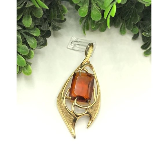 Pendant gold tone with Orange gem by Sarah Covington - Picture 1 of 4